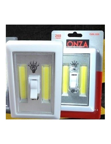 Luz  Portatil  Led    2 W   240 Lumenes    Multiple Funcion      " Onza "    3 Aaa   